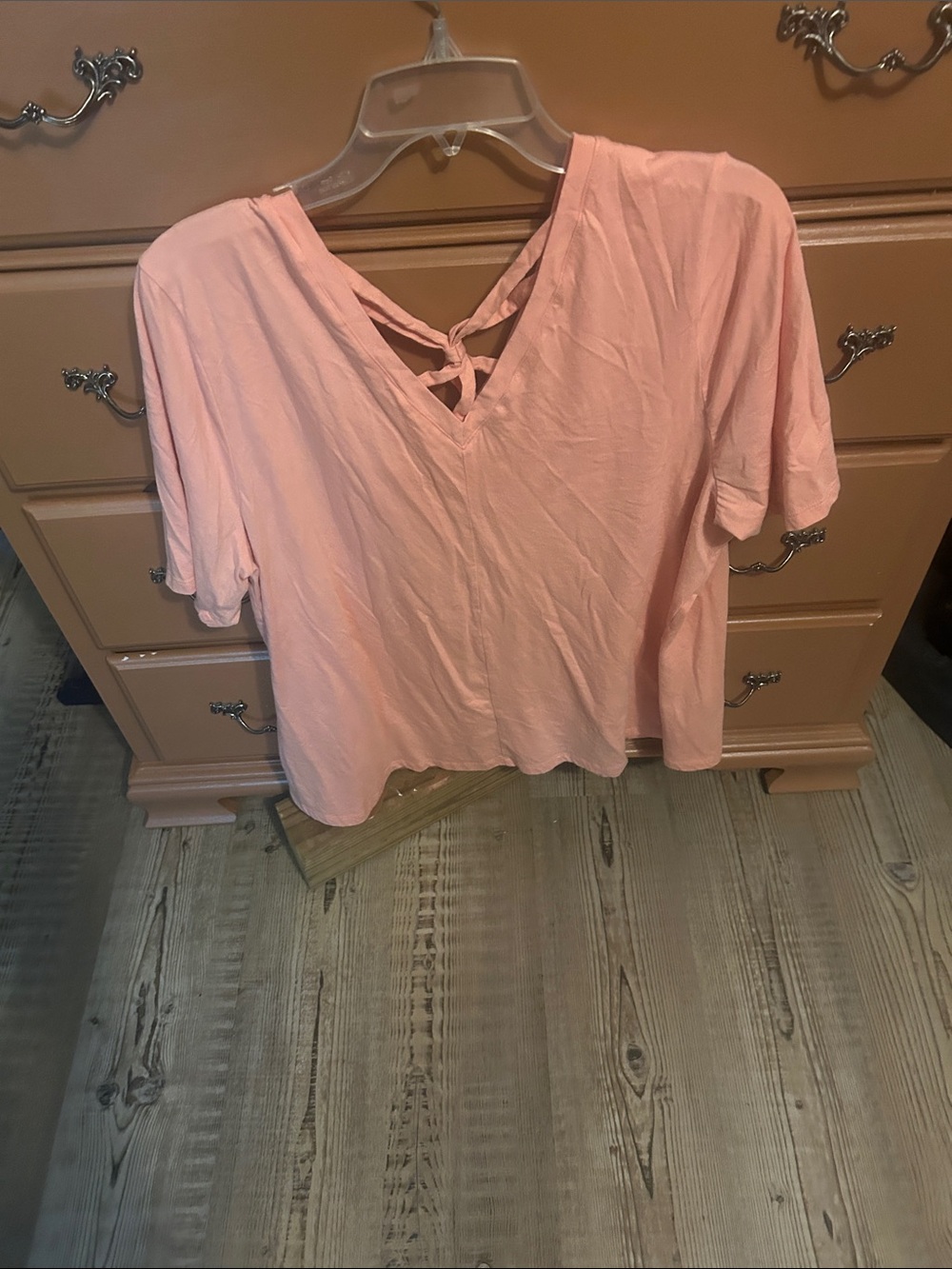 Women's Pink V‑Neck Crisscross Short Sleeve Top